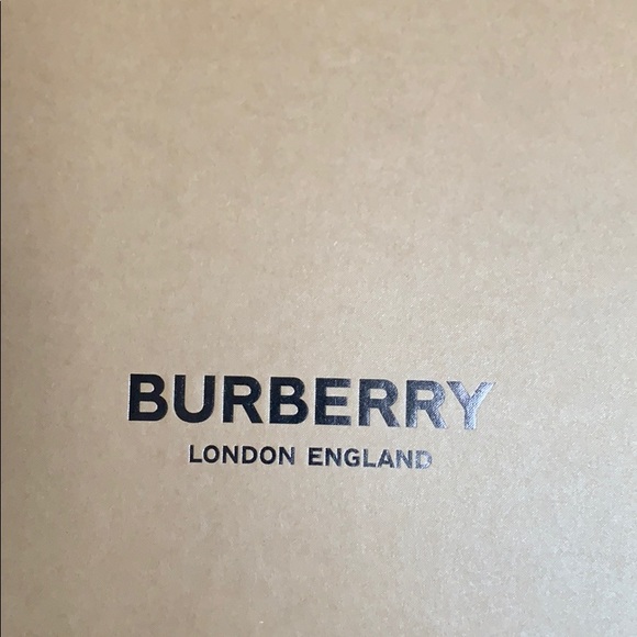 Burberry Runway Pump - Picture 7 of 11